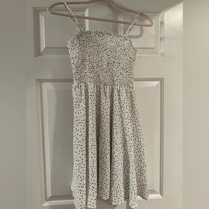White and black dress! perfect for summer and a fancy occasion! Size XS women!